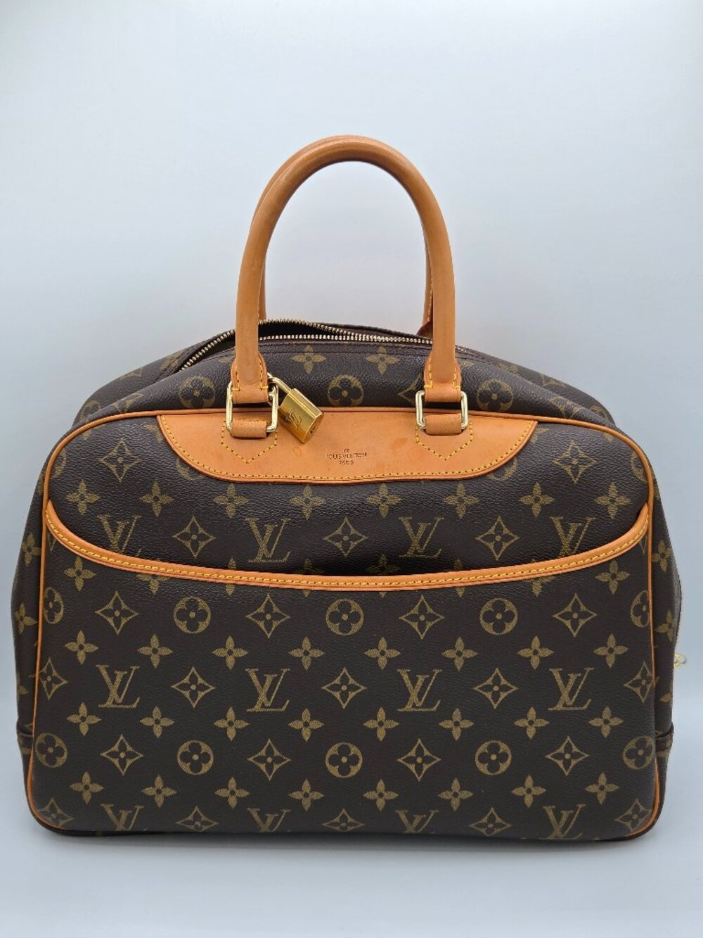 Louis Vuitton Monogram Deauville Bag – Pre-Owned 2001 - Picture 2 of 16